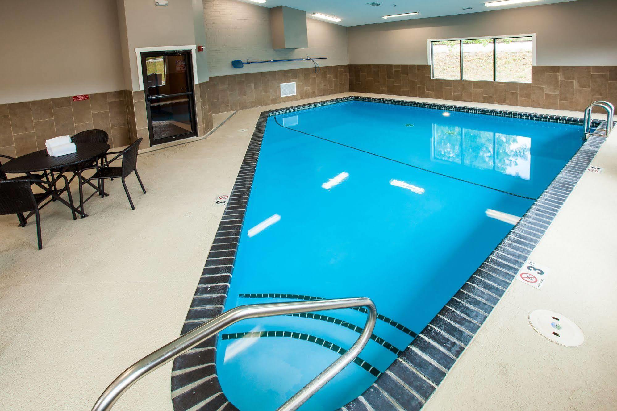 Heartland Inn Coralville Esterno foto