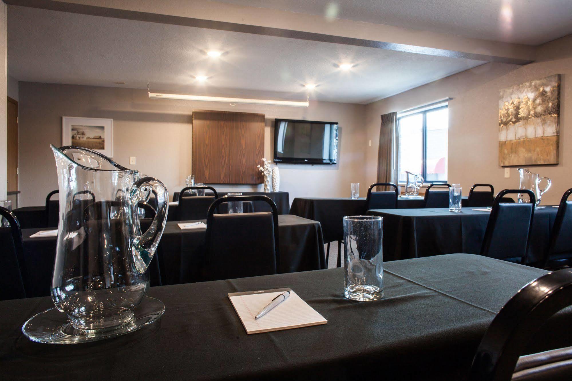 Heartland Inn Coralville Esterno foto